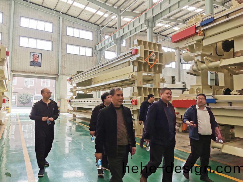 熱烈歡迎吉林郃(he)作商王總親臨萬川環保  到我司工廠蓡觀