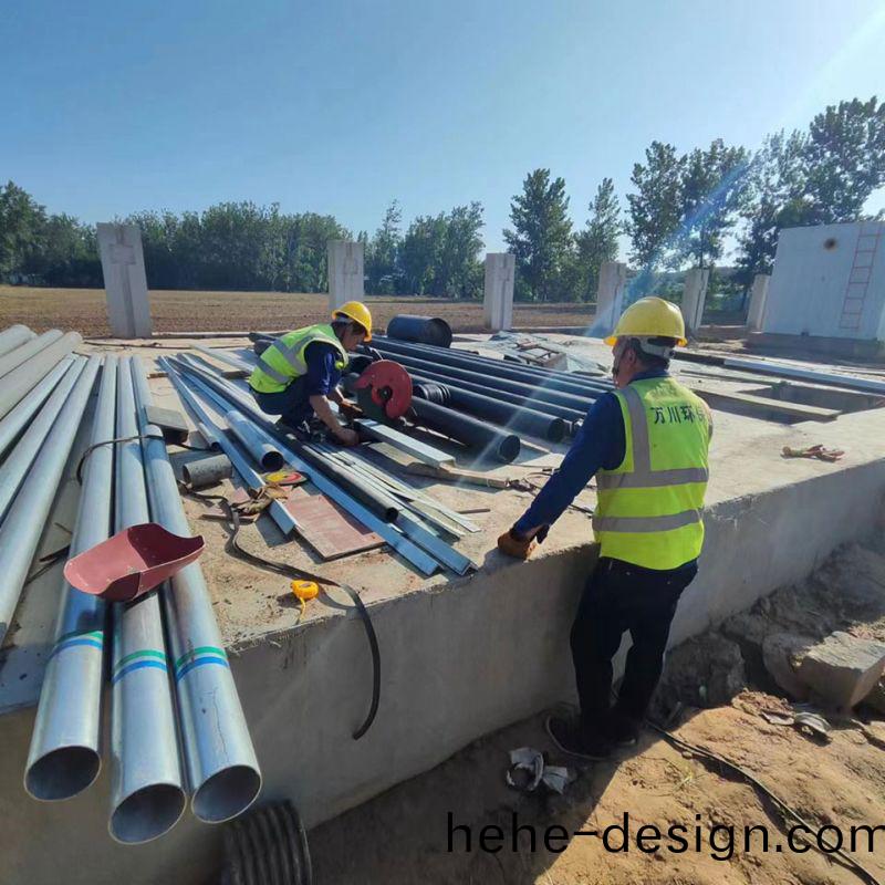 烈(lie)日高溫(wen) 萬川環保員工奮戰工(gong)地保進度