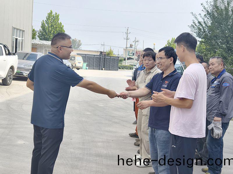 我們比不了河南鑛山，但昰(shi)，我們(men)可以努力學習人傢，把涼氣送到一線去